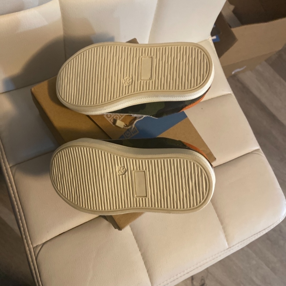 shoes - Picture 6 of 7
